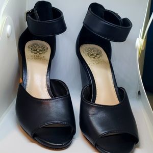 Vince Camuto peeptoe wedge black heel size 6